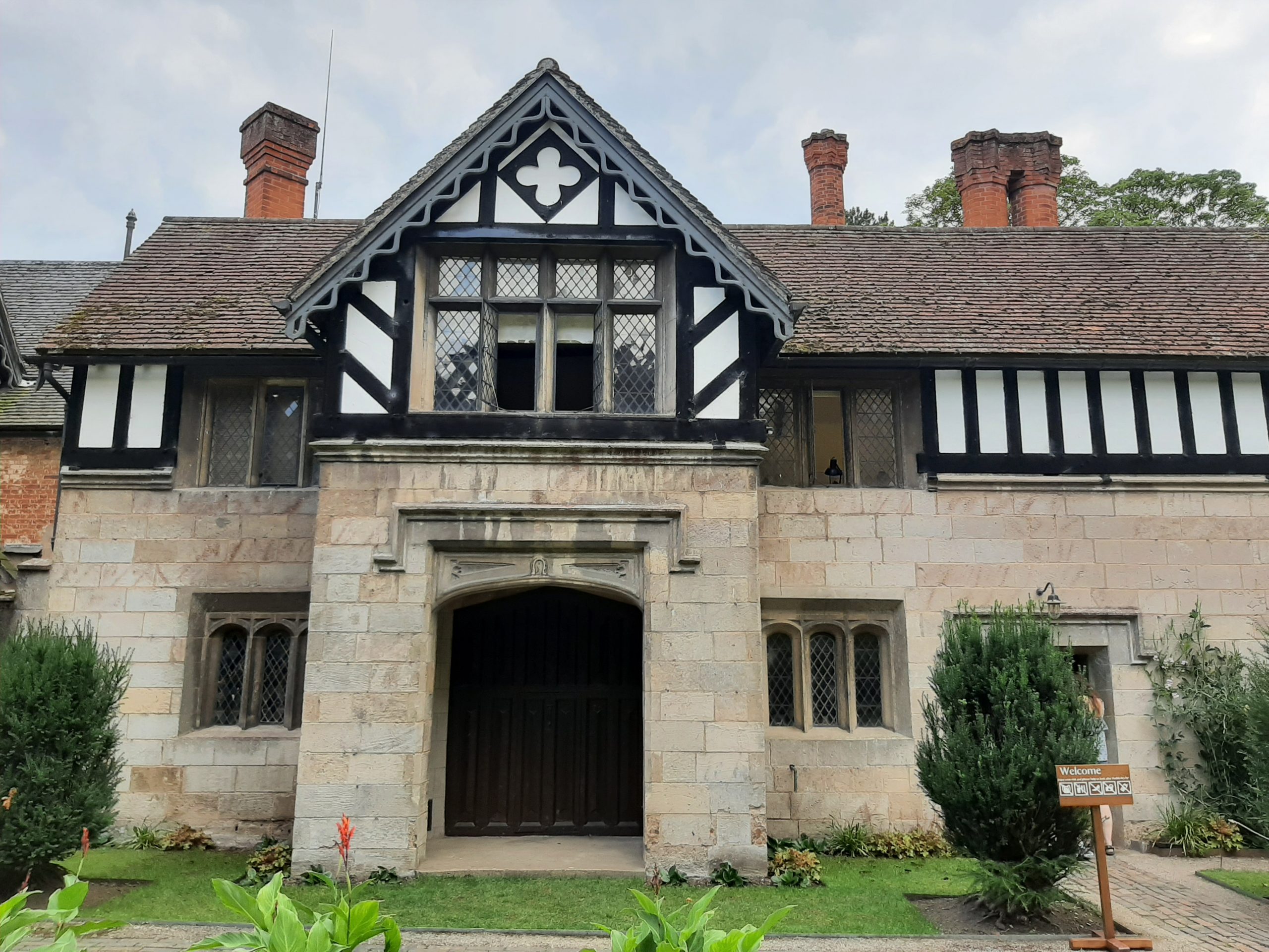 Baddesley Clinton Courtyard 1